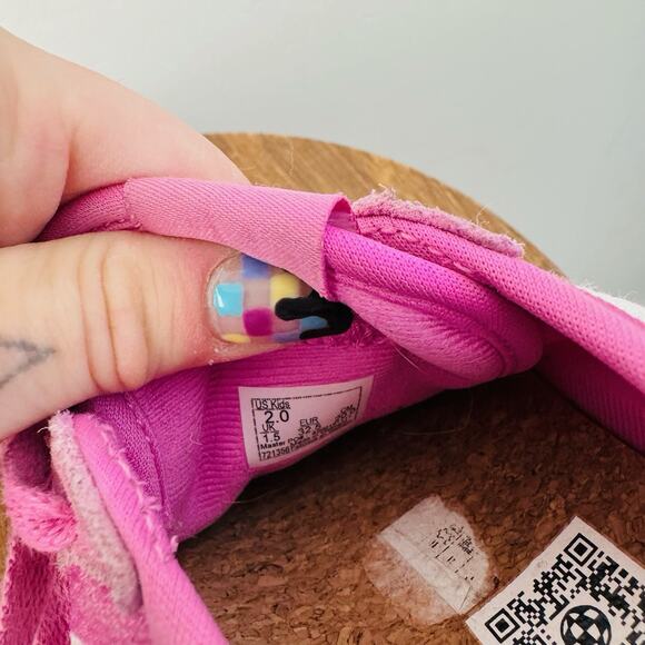 Vans Ultrarange VR3 Pink Sneakers Girls Size 2 - Picture 9 of 9